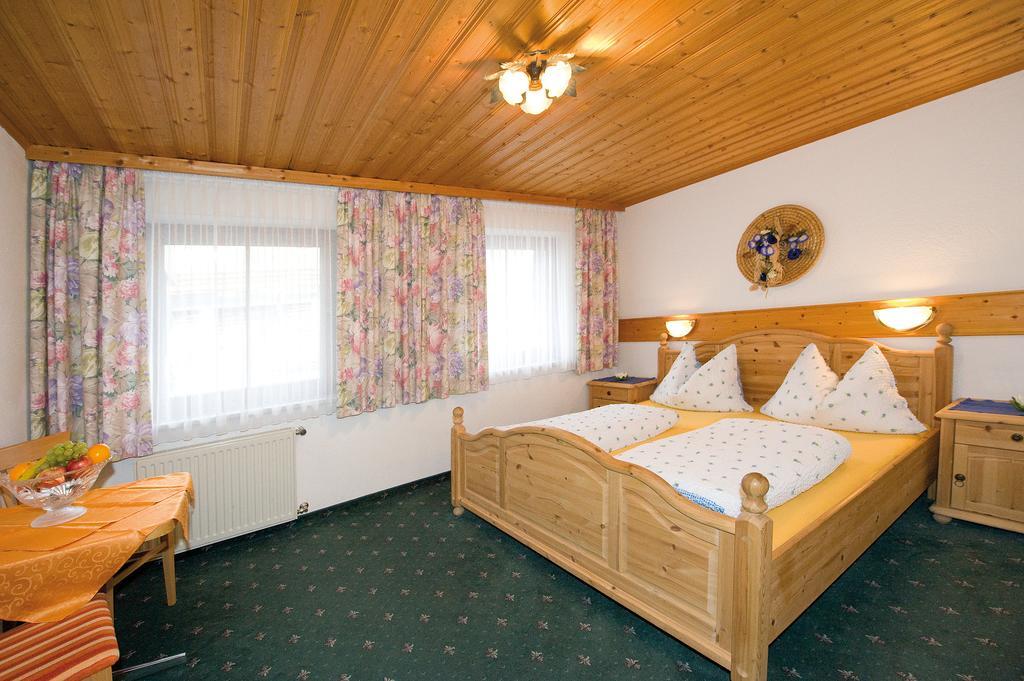 Pension Grafleiten Saalbach Zimmer foto