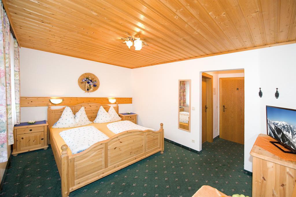 Pension Grafleiten Saalbach Zimmer foto
